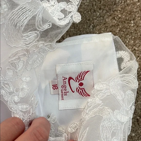 Elegant White Lace Dress